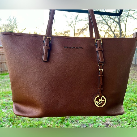 Large MK computer tote bag in luggage - Picture 1 of 7